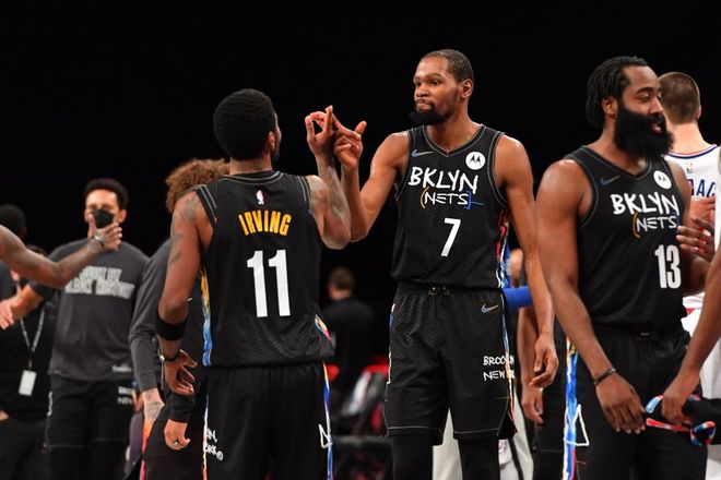 洛杉矶只有一个皇，那就是里皇（洛城唯有一皇，名曰里皇）