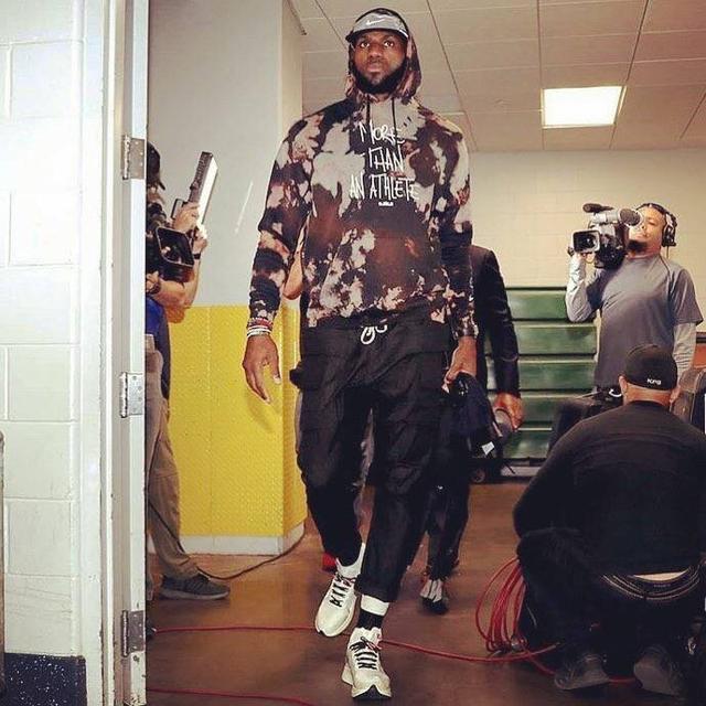 雷斯：我特别喜欢MSN时期的巴萨；最大梦想是赢欧冠或世界杯（雷斯：最爱MSN时代的巴萨，最大愿望是夺得欧冠或世界杯）