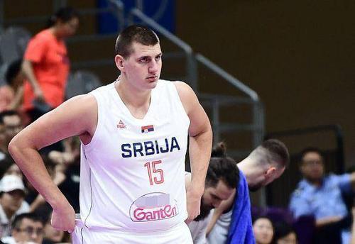 足坛一些球员会不会是有其他副业……？（足坛是否有球员身兼副业？）