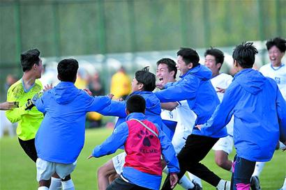 早报：年轻的老炮儿（早报：少壮老江湖）