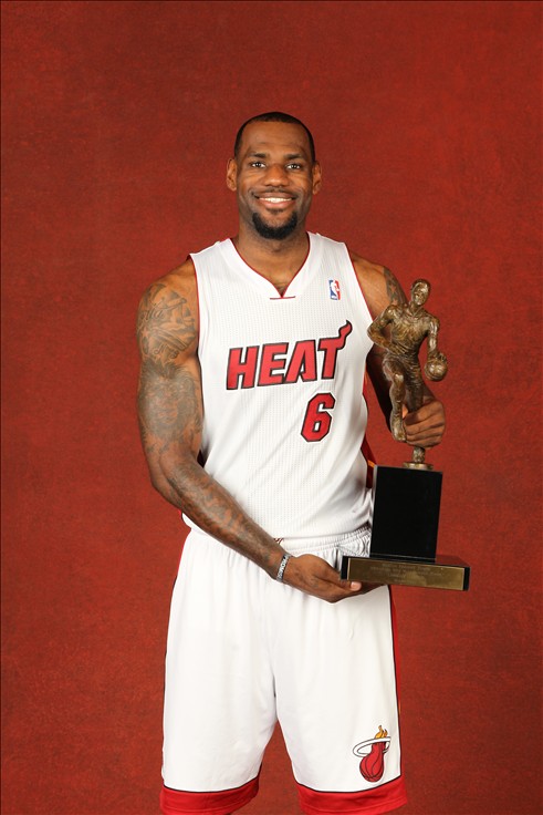 一场3-2让意甲榜首易主，阿莱格里神换人，让二追三奇迹逆袭（3-2逆转致意甲榜首易主，阿莱格里妙手换人上演让二追三奇迹）