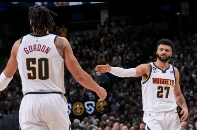 潘喜明打趣：我们训练压力比比赛大，比赛时听不见李导喊什么（潘喜明笑言：训练压力胜过比赛，场上几乎听不清李导指挥）