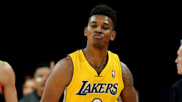 和保罗几周不说话？泰伦·卢：假的，但他被DNP后交流确实不多（传与保罗数周没沟通？泰伦·卢：不属实，但他DNP后交流减少）