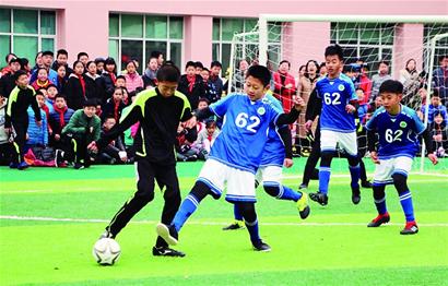 NBA交易市场动态：湖人完成外援签约,（湖人官宣外援加盟：NBA交易市场最新进展）