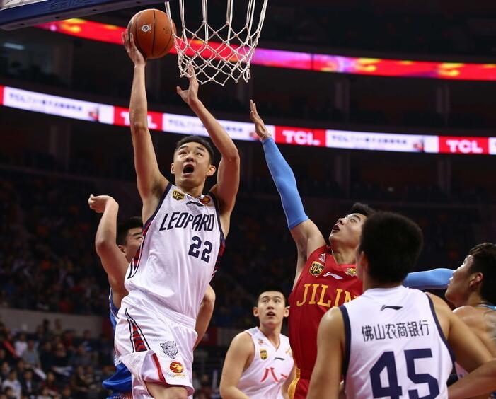 D站米兰哥第10集：先抑后扬的慢热状态和充满付出的牺牲精神（D站米兰哥第10集：低开高走的慢热与无私奉献的牺牲精神）