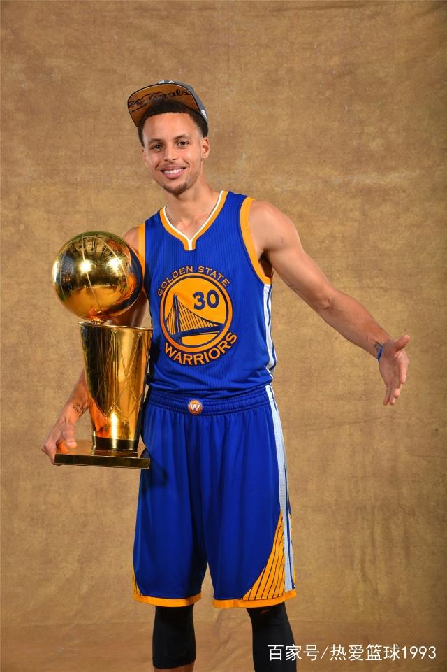 皇马客场4-3奥林匹亚科斯，姆巴佩大四喜，维尼修斯两助攻（姆巴佩上演大四喜，维尼修斯两度助攻，皇马客场4-3险胜奥林匹亚科斯）