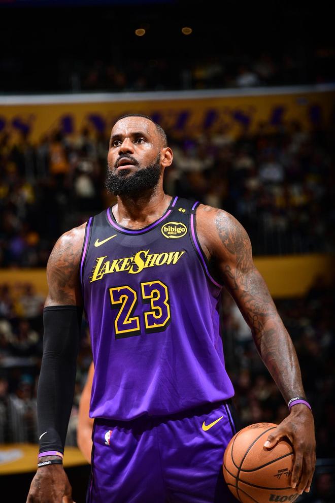 TA：曼城冬窗大概率召回埃切韦里，不排除留队的可能性（TA：曼城冬窗极有可能召回埃切韦里，但仍不排除留队）