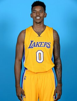 非常不满，贝林厄姆赛后怒喷第四官员：你＊＊真是个混蛋、白痴（极度不满！贝林厄姆赛后怒斥第四官员，爆粗口痛骂对方）