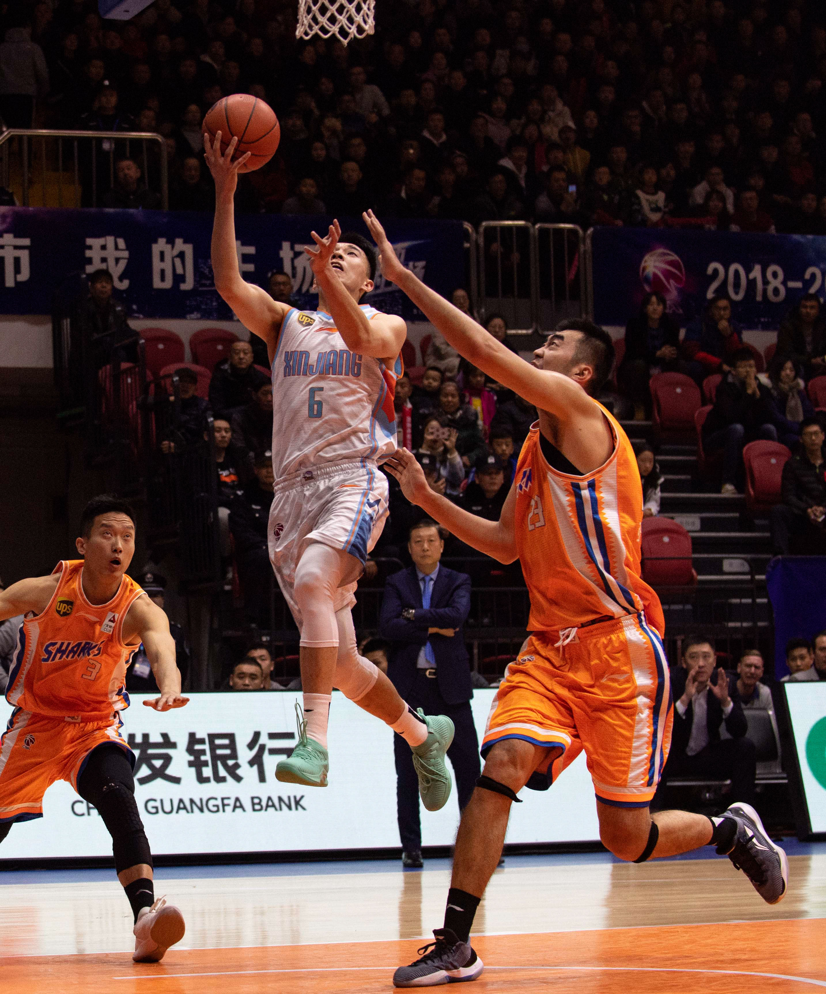 记者：哲凯赖什没参加欧冠赛前最后一练，此前曾感到肌肉不适（记者：因肌肉不适，哲凯赖什缺席欧冠赛前最后一练）