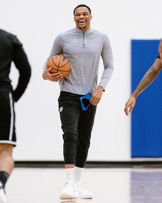 特罗萨德打进英超50球，成第5名达成此成就的比利时球员（英超50球里程碑达成，特罗萨德成为比利时第5人）