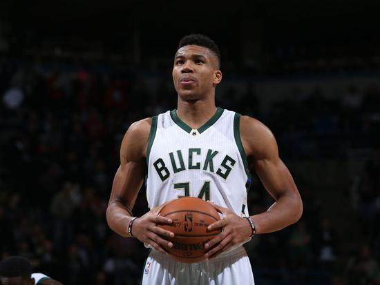 汉斯-弗里克对巴萨室内足球队的惊喜访问（汉斯-弗里克突访巴萨室内足球队）