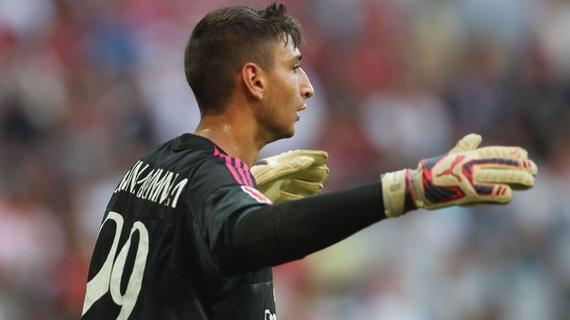 网友在梅西夜访诺坎普时偶遇他，梅西还向镜头打了招呼（梅西夜访诺坎普被网友偶遇，还向镜头打招呼）